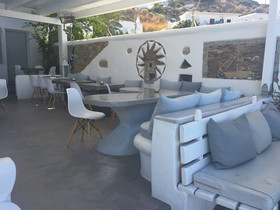 Flaskos Suites