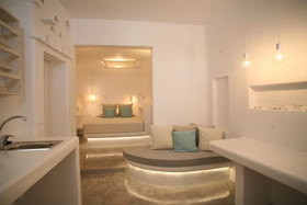 Flaskos Suites