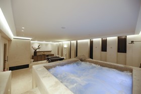 Aeonic Suites & Spa Mykonos
