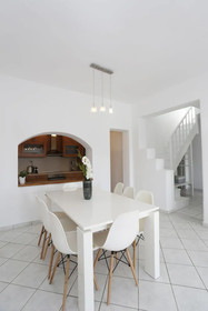 Aella Villa