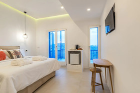 Bluetopia Suites