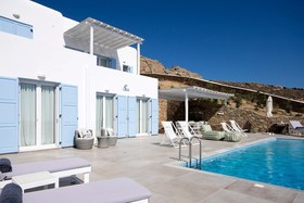 Chrysanthemo Villas