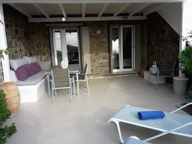 Helen House Minimal Perfection