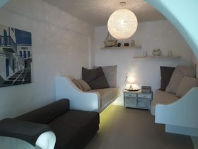 Helen House Minimal Perfection