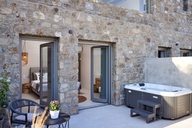 Ionic Suites