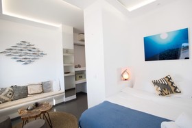 Jonaz Rooms & Suites