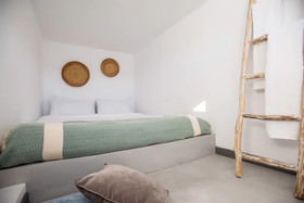 Jonaz Rooms & Suites