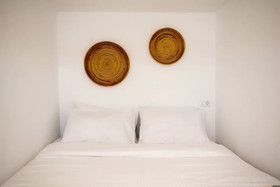 Jonaz Rooms & Suites