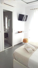 Jonaz Rooms & Suites