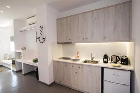 Jonaz Rooms & Suites