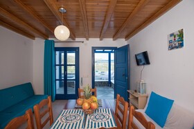 Mykonos Pro Care Suites