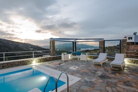 Mykonos Pro Care Suites