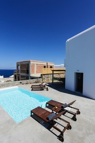 Nikoi Villas