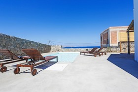 Nikoi Villas