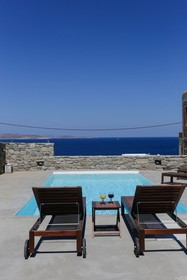 Nikoi Villas