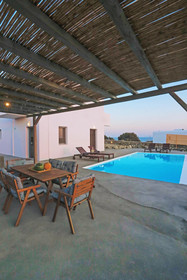 Nikoi Villas