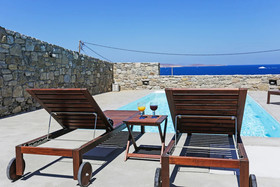 Nikoi Villas