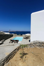 Nikoi Villas