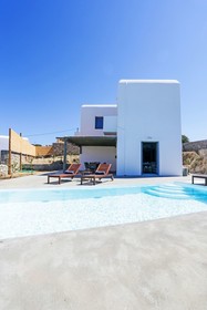 Nikoi Villas