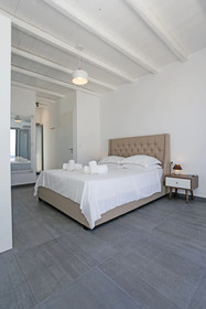 Nikoi Villas