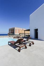 Nikoi Villas