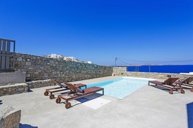 Nikoi Villas