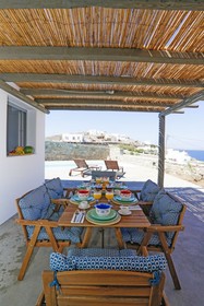 Nikoi Villas