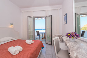 Myconian Sunrise Relais & Chateaux Hotel