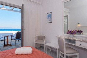 Myconian Sunrise Relais & Chateaux Hotel
