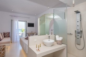 Myconian Sunrise Relais & Chateaux Hotel