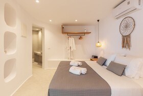 Sunset Hill Suites
