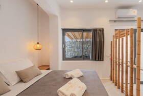 Sunset Hill Suites