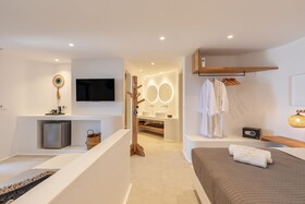 Sunset Hill Suites
