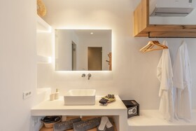 Sunset Hill Suites