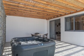 Sunset Hill Suites