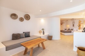Sunset Hill Suites