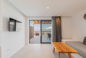 Sunset Hill Suites