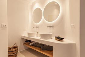 Sunset Hill Suites