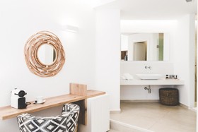 Super Paradise Suites