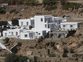 Super Paradise Suites