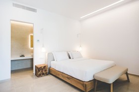 Super Paradise Suites
