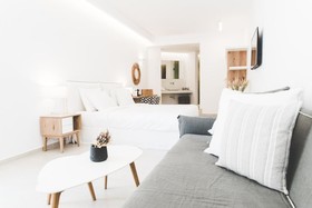 Super Paradise Suites