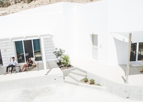 Super Paradise Suites