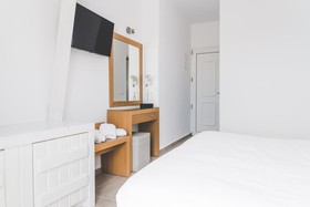 Super Paradise Suites