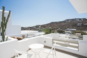 Super Paradise Suites