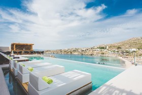 Super Paradise Suites