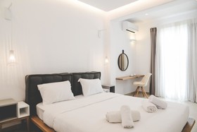Super Paradise Suites
