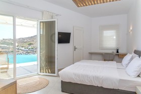 Super Paradise Suites