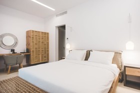 Super Paradise Suites
