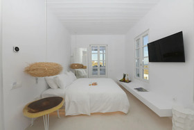 Ammonite Mykonos Private Suites
